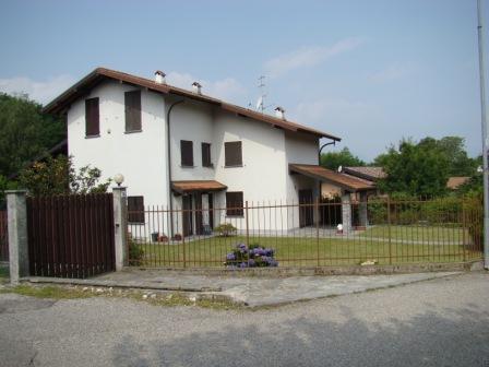Villa a Laveno Mombello