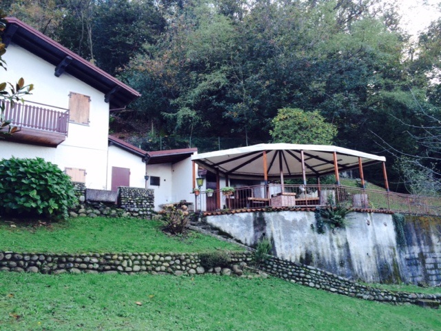Villa a Brezzo di Bedero